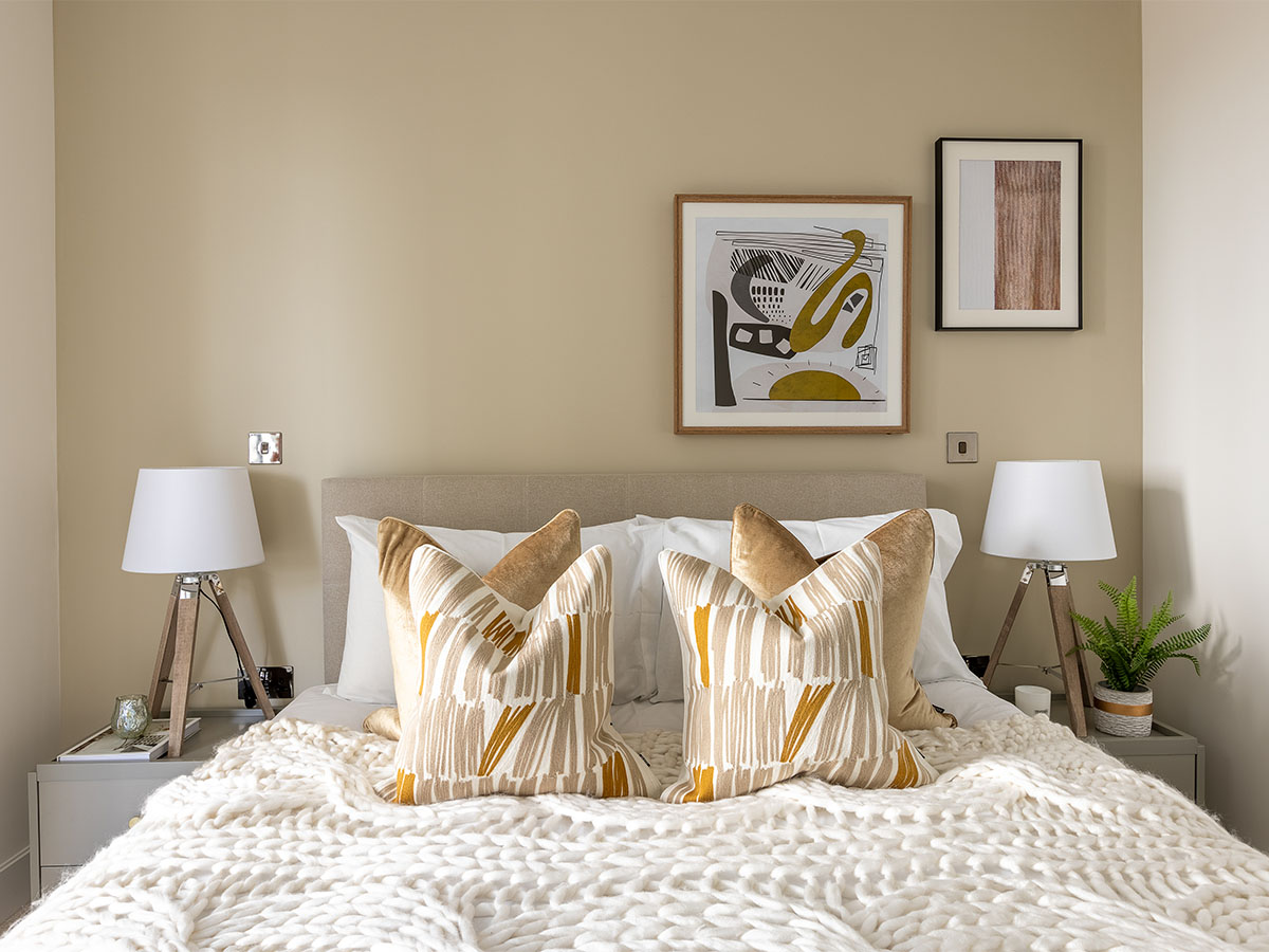 Cassini white city living bedroom